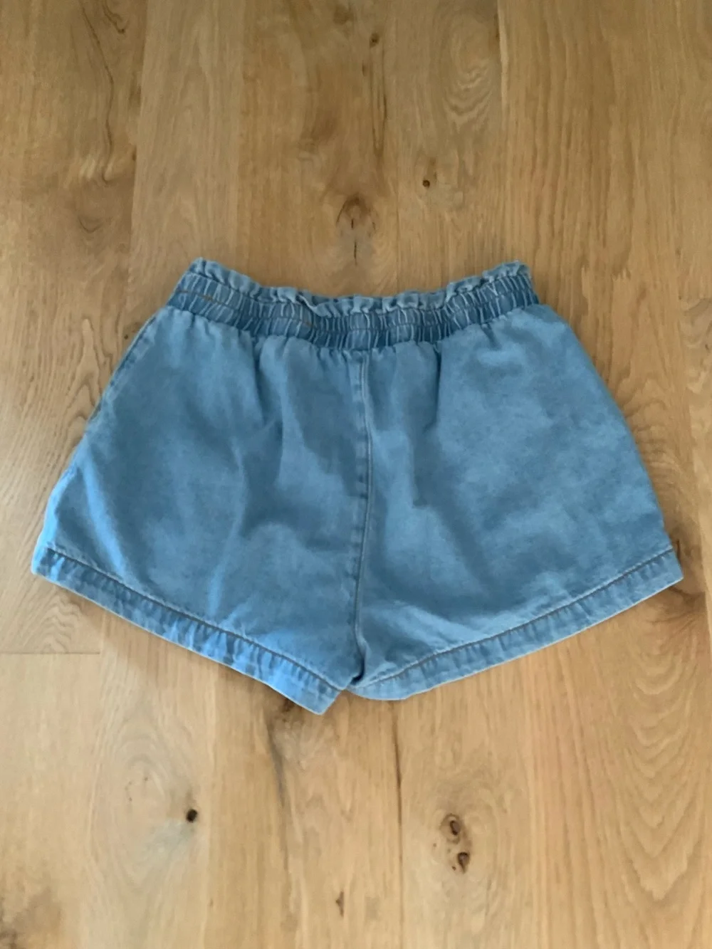 LNA Jo Chambray Short